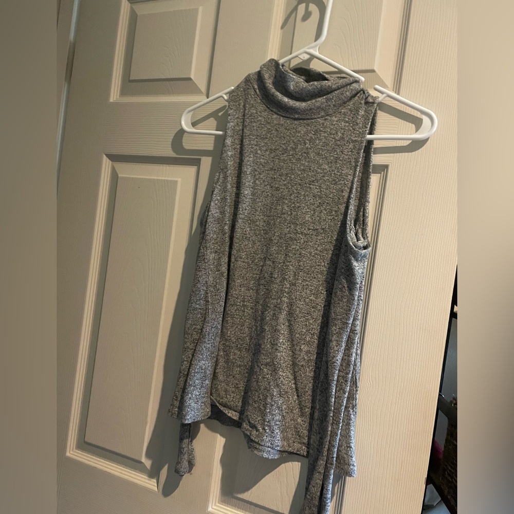 Bleuhcid Gray off shoulder, long sleeve Turtleneck Top-Teen:Women Med